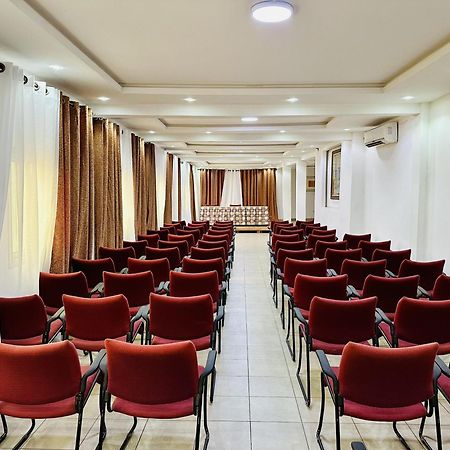 Yaahot Otel Yaoundé Dış mekan fotoğraf