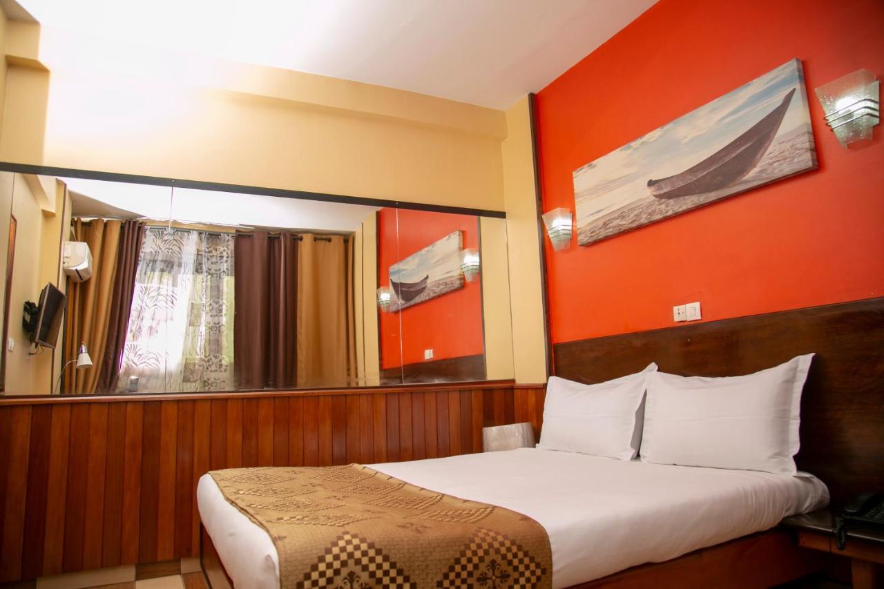 Yaahot Otel Yaoundé Dış mekan fotoğraf