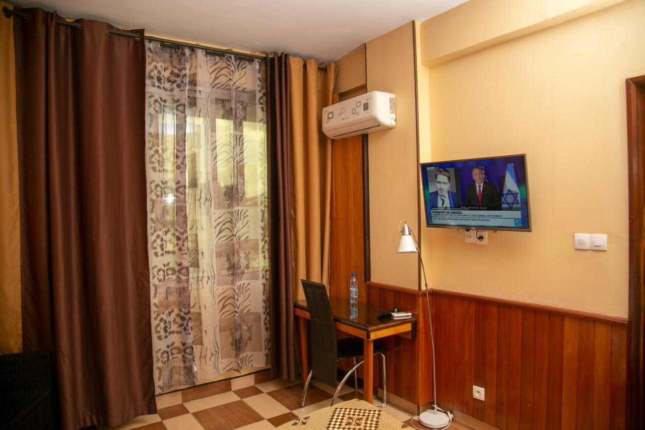 Yaahot Otel Yaoundé Dış mekan fotoğraf
