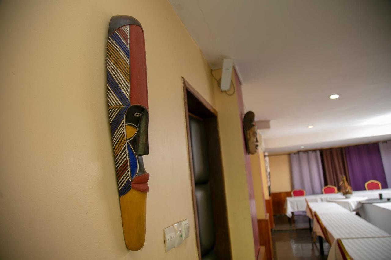 Yaahot Otel Yaoundé Dış mekan fotoğraf