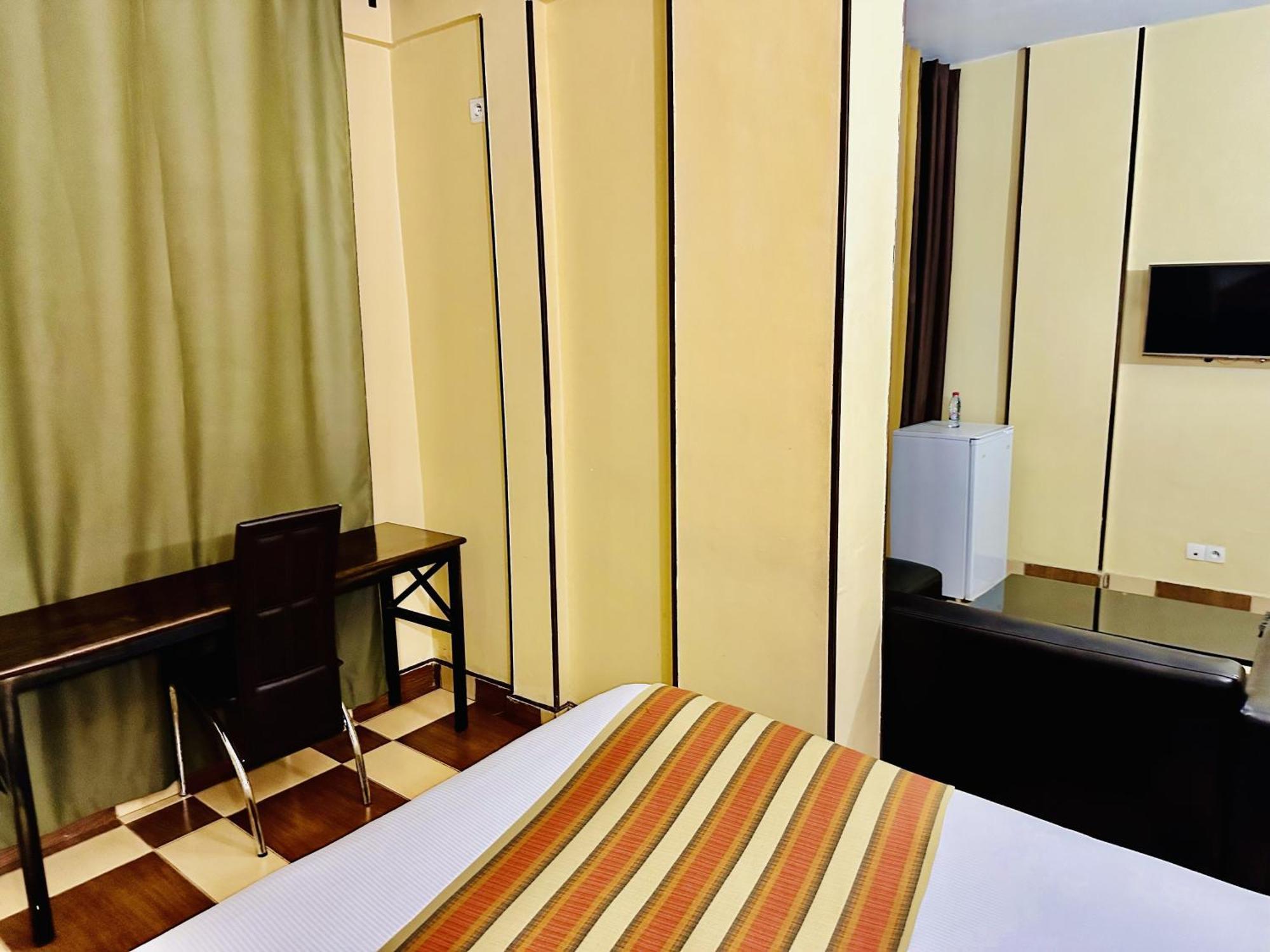 Yaahot Otel Yaoundé Dış mekan fotoğraf