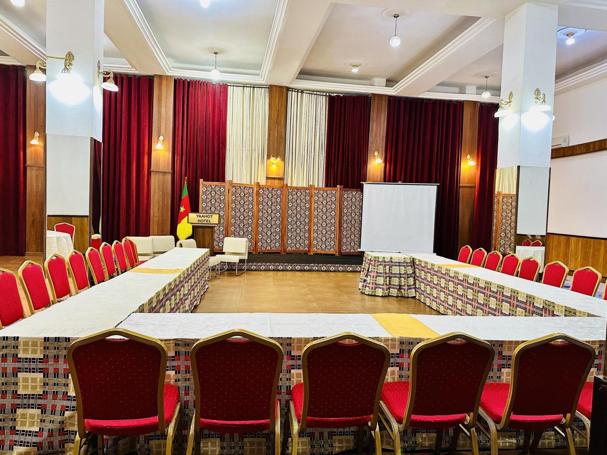 Yaahot Otel Yaoundé Dış mekan fotoğraf