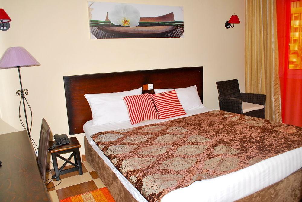 Yaahot Otel Yaoundé Dış mekan fotoğraf