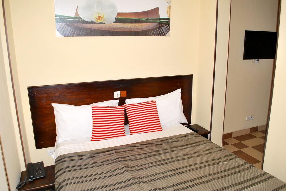 Yaahot Otel Yaoundé Dış mekan fotoğraf