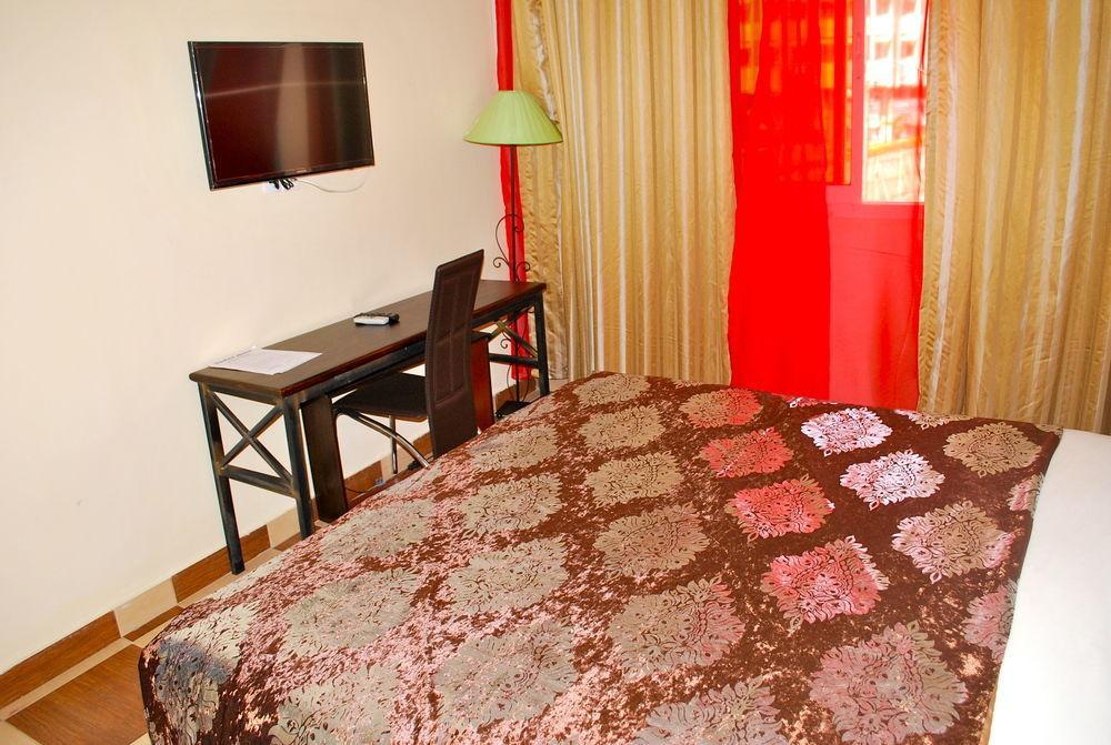 Yaahot Otel Yaoundé Dış mekan fotoğraf
