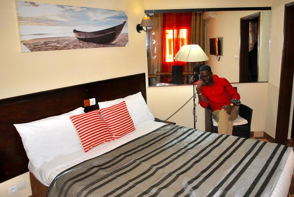 Yaahot Otel Yaoundé Dış mekan fotoğraf