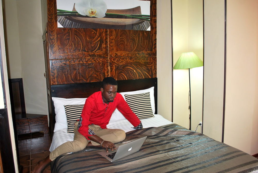 Yaahot Otel Yaoundé Dış mekan fotoğraf
