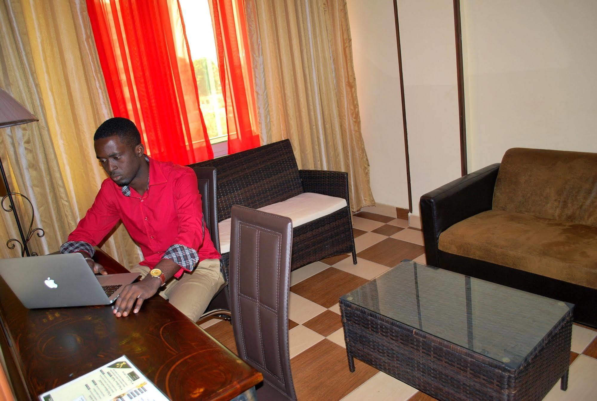 Yaahot Otel Yaoundé Dış mekan fotoğraf