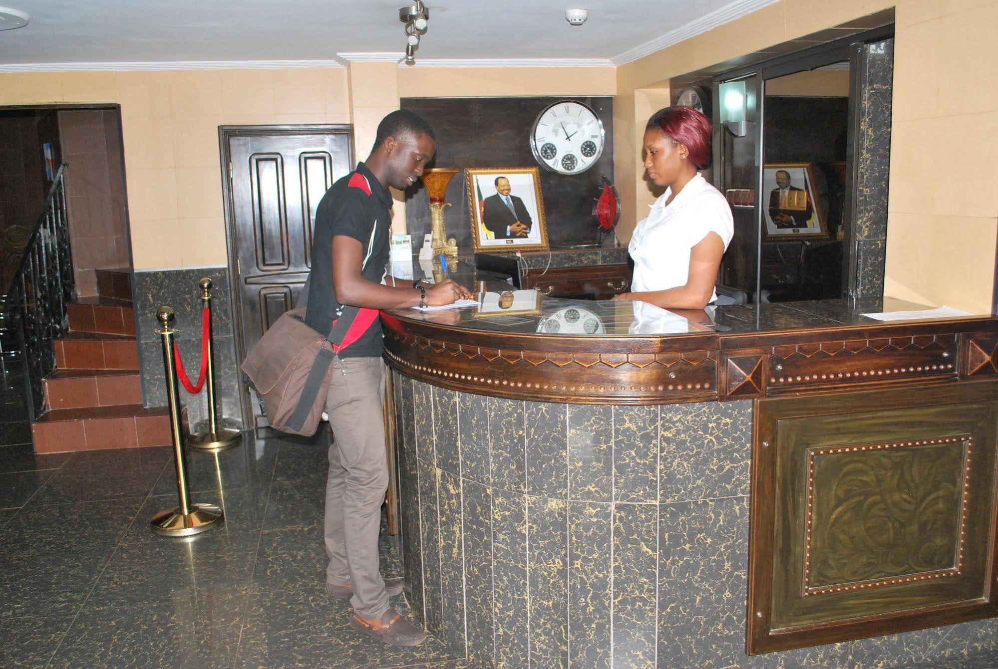 Yaahot Otel Yaoundé Dış mekan fotoğraf